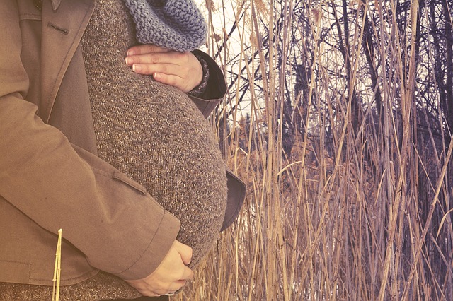 الحمل في الفصل الأول (علامة وأعراض الحمل) التي يجب أن تعرفها كل امرأة