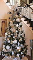 Ideas para decorar un árbol de Navidad blanco