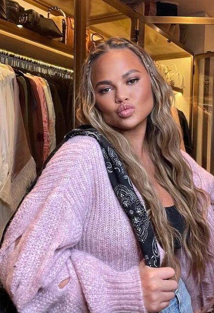 Chrissy Teigen age, net worth, height, wiki, husband, family, parents, nationality, ethnicity, father, dad, house, weight, bio, boyfriend, birthday, parents nationality, brother, ethnic background