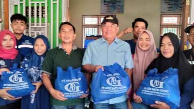 Owner PT. ABG Grup Cik Ujang, Bagikan Ribuan Paket Sembako Kepada Masyarakat Terdampak Debu Angkutan Batu Bara