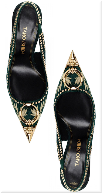 ♦Taro Ishida Rhea green velvet studded slingback pumps with ornate ring featuring a golden metal pointed toe Acanthus leaf embellishment #taroishida #shoes #brilliantluxury