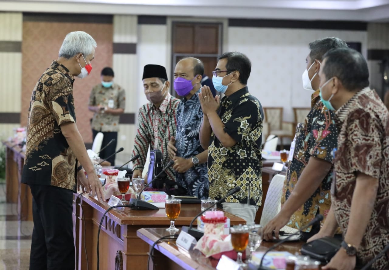 4,8 Juta Pemudik Diprediksikan Masuk Jateng Saat Nataru, Ganjar Minta Kontrol Ketat Pintu Masuk Provinsi