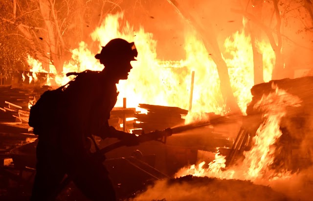 INCÊNDIO É REGISTRADO EM LOJA E DESTRÓI BRINQUEDOS E MATERIAIS DE ESCRITÓRIO, EM BARRA DE GUABIRABA