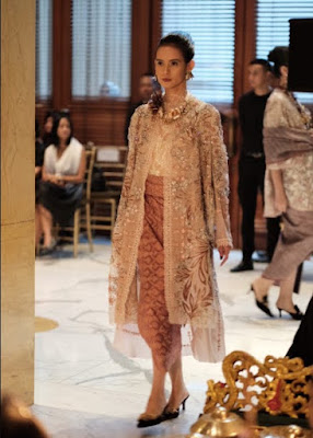 Setelan Kebaya Rok Pendek