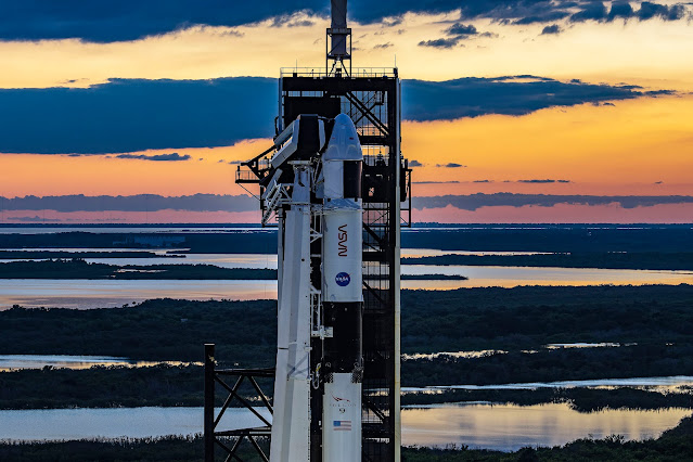 Falcon 9 con cápsula Dragon para la Crew-5