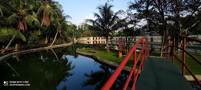 Jembatan Merah ke Pulau di Pusdiklat Kemdikbud