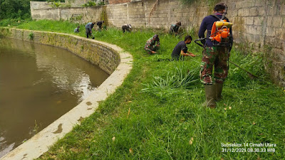 Cara Satgas Sektor 21-14 Merawat Kelestarian Sungai Cimahi 