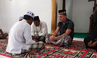 Ingin Nikahi Gadis Aceh Timur, Bule Asal Amerika Masuk Islam November 13, 2021