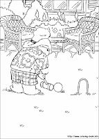 Paddington Bear coloring page playing golf