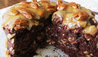 TURTLE CARAMEL CAKE