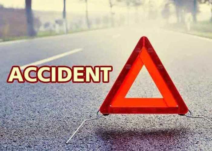 तीर्थ यात्रा कराने ले जा रही बस बेकाबू होकर इमारत से टकराई, 19 लोगों की दर्दनाक मौत