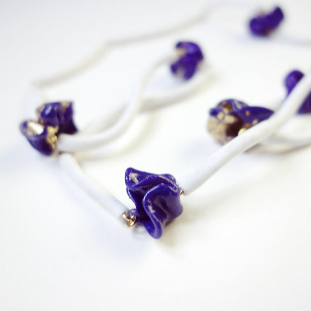 Collier Violettes sucre argile polymère bonbons feuille d or La Fille du Consul