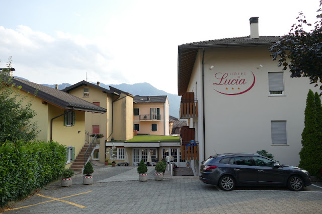 hotel lucia con piscina a levico