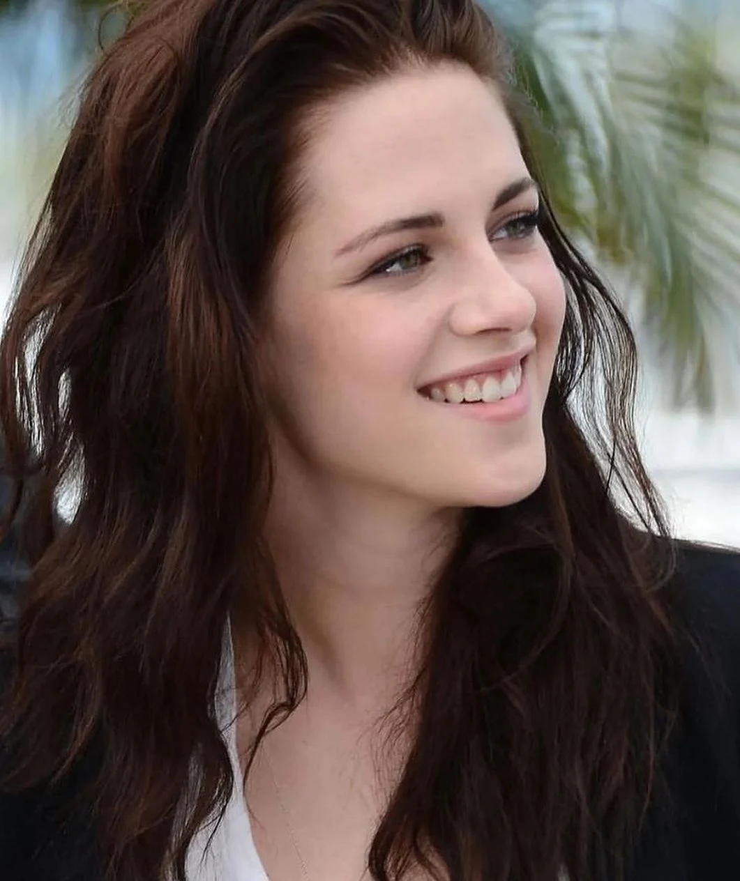 Hollywood Actress Kristen Stewart cute and lovely pictures and HD wallpapers & Gorgeous photos gallery