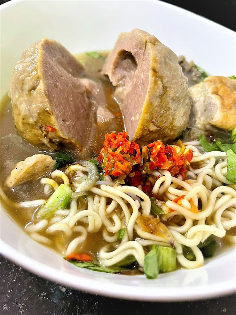 Puas Makan Bakso Beranak Semangkuk