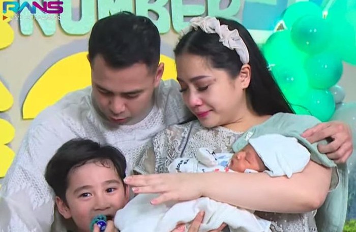 Raffi-Gigi Ungkap Nama Anak Keduanya yang Disebut Baby R