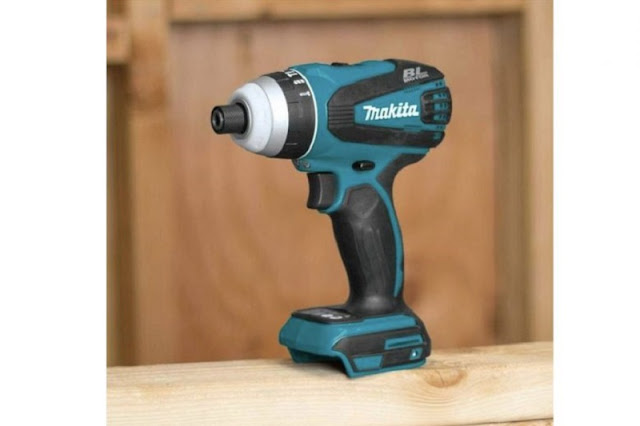 Review khả năng làm việc của máy bắn vít pin DTD149RME Makita