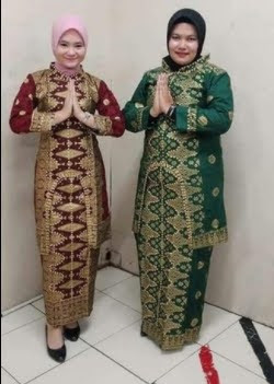 Model gamis batik kombinasi polos terbaru