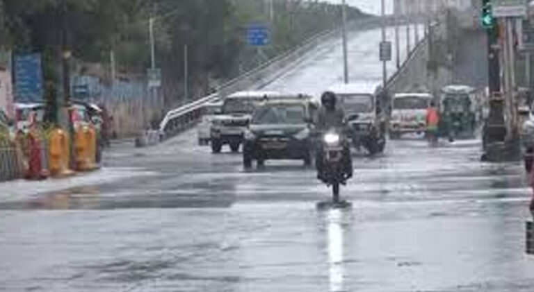 അതിതീവ്ര മഴ തുടരുന്നു: 9 ജില്ലകളിൽ റെഡ് അലർട്ട്, 5 ജില്ലകളിൽ ഓറഞ്ച് അലർട്ട്