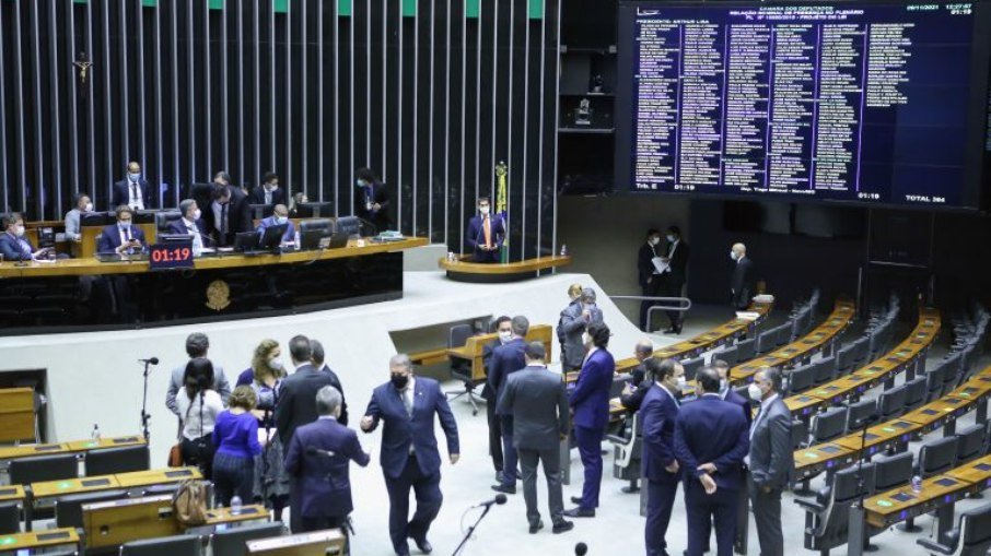  Câmara aprova texto-base da MP que prevê o Auxílio Brasil