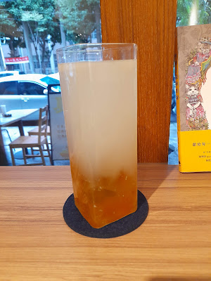 【中和貓咪飲料店】有店貓的手搖飲——予無憂飲品工作室 中和立人店｜飲料、雞蛋糕、Wi-Fi　萌萌茶凍