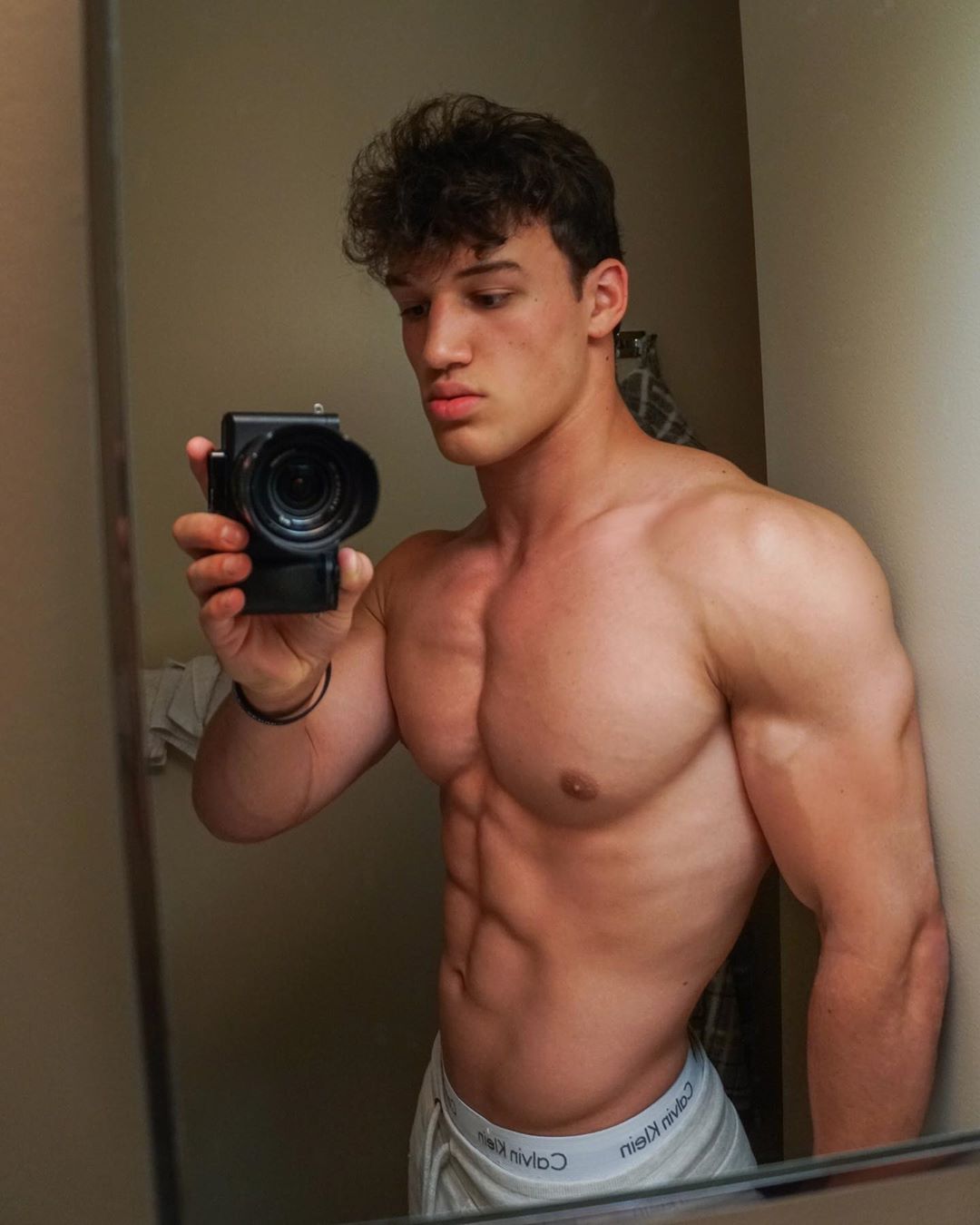 sexy-shirtless-fit-young-guy-selfie