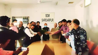 व्यापारी एसोसिशन ने एसडीएम श्री कलेश का स्वागत कर नगर के विकास कार्य को लेकर चर्चा की