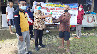 Pemdes Dlisenwetan Serahkan Bantuan Makanan Tambahan Nutrisi Untuk Warga