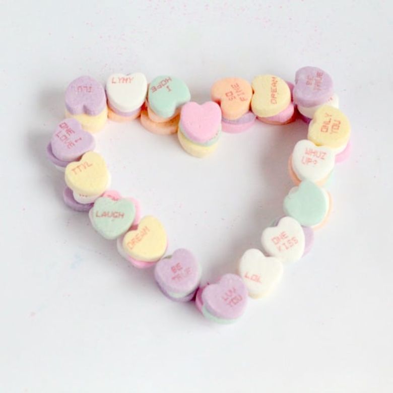 Conversation heart towers - STEM valentines Day activity for kids.