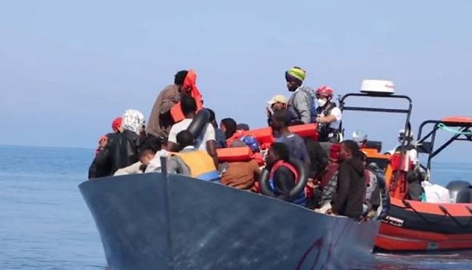 Migranti: hotspot pieno a Lampedusa dopo nuova ondata di sbarchi