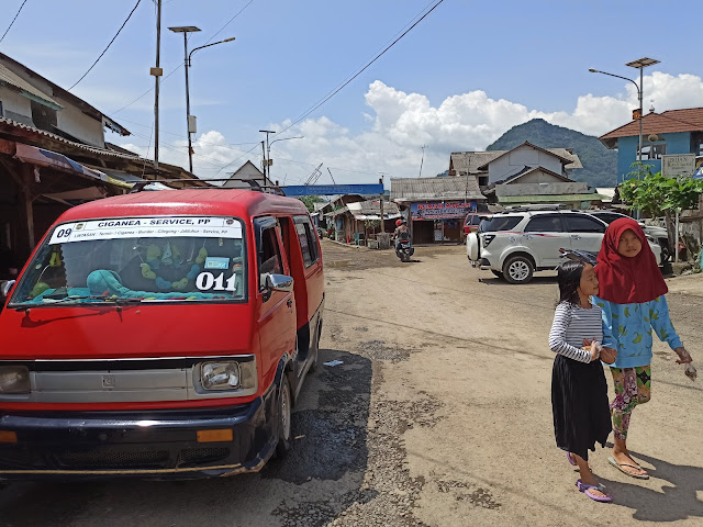 angkot 011 ke waduk jatiluhur