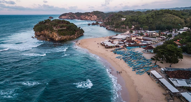 Drini Beach, a Unique Beautiful Beach in Gunung Kidul, Yogyakarta