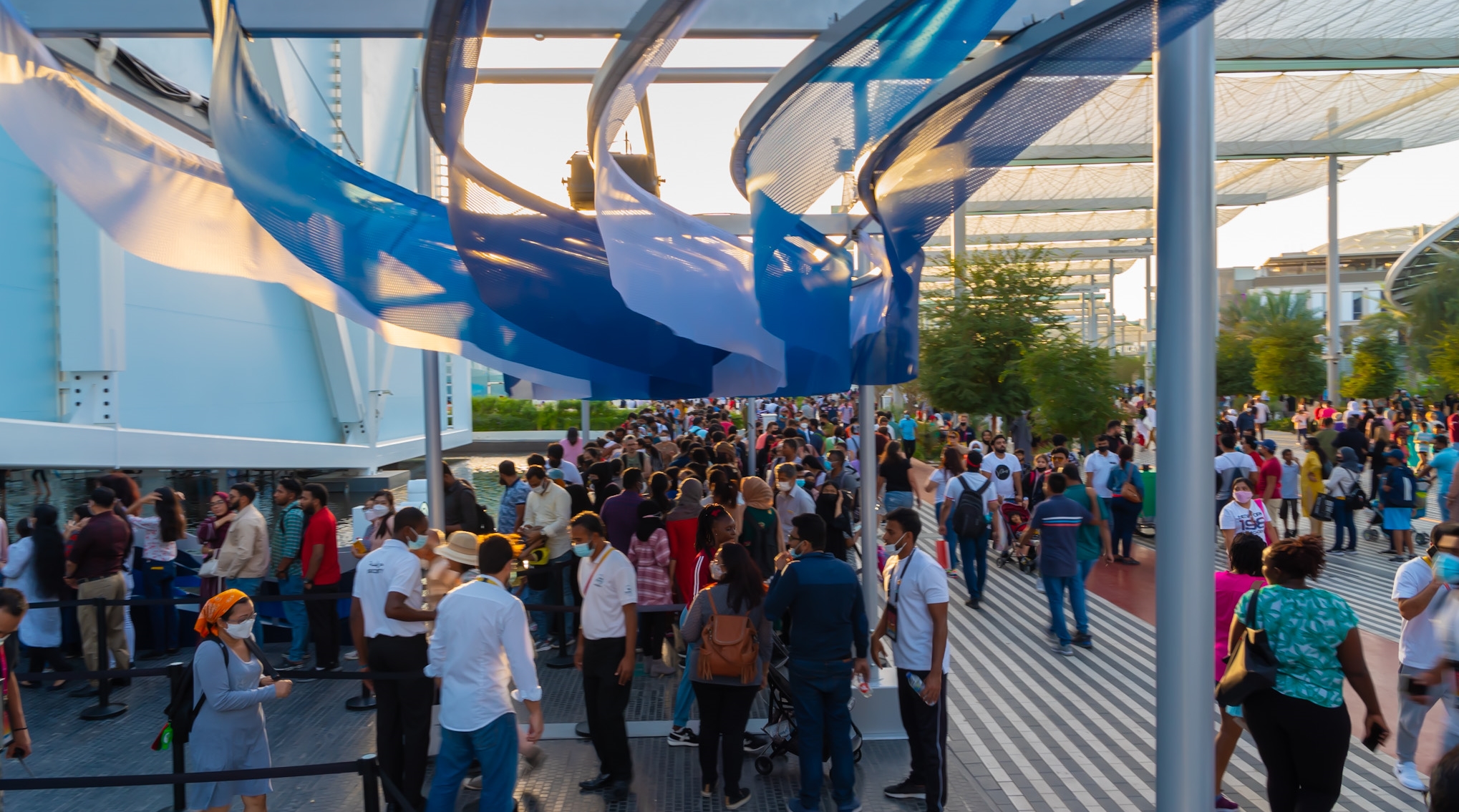 Recorde de público na abertura da exposição de Itaipu em Dubai 