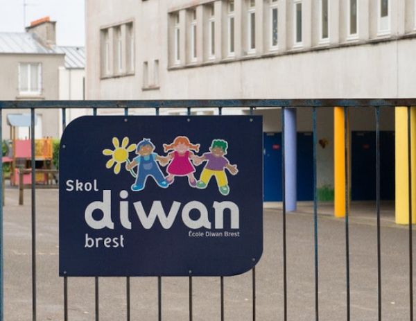 Langue bretonne : Le réseau Diwan mobilisé de Quimper à Nantes pour le versement du forfait scolaire