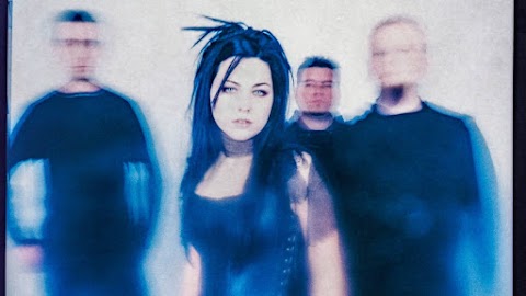 [Daily Beast] Amy Lee, de Evanescence, por fin recupera 'Bring Me to Life'