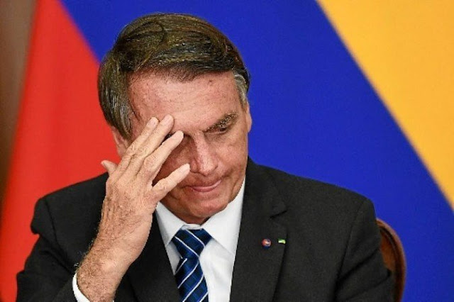 Bolsonaro diz que está "jogando pesado" contra a alta dos combustíveis