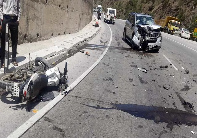 Mandi News: A terrible collision between a car and a bike - a young man died
