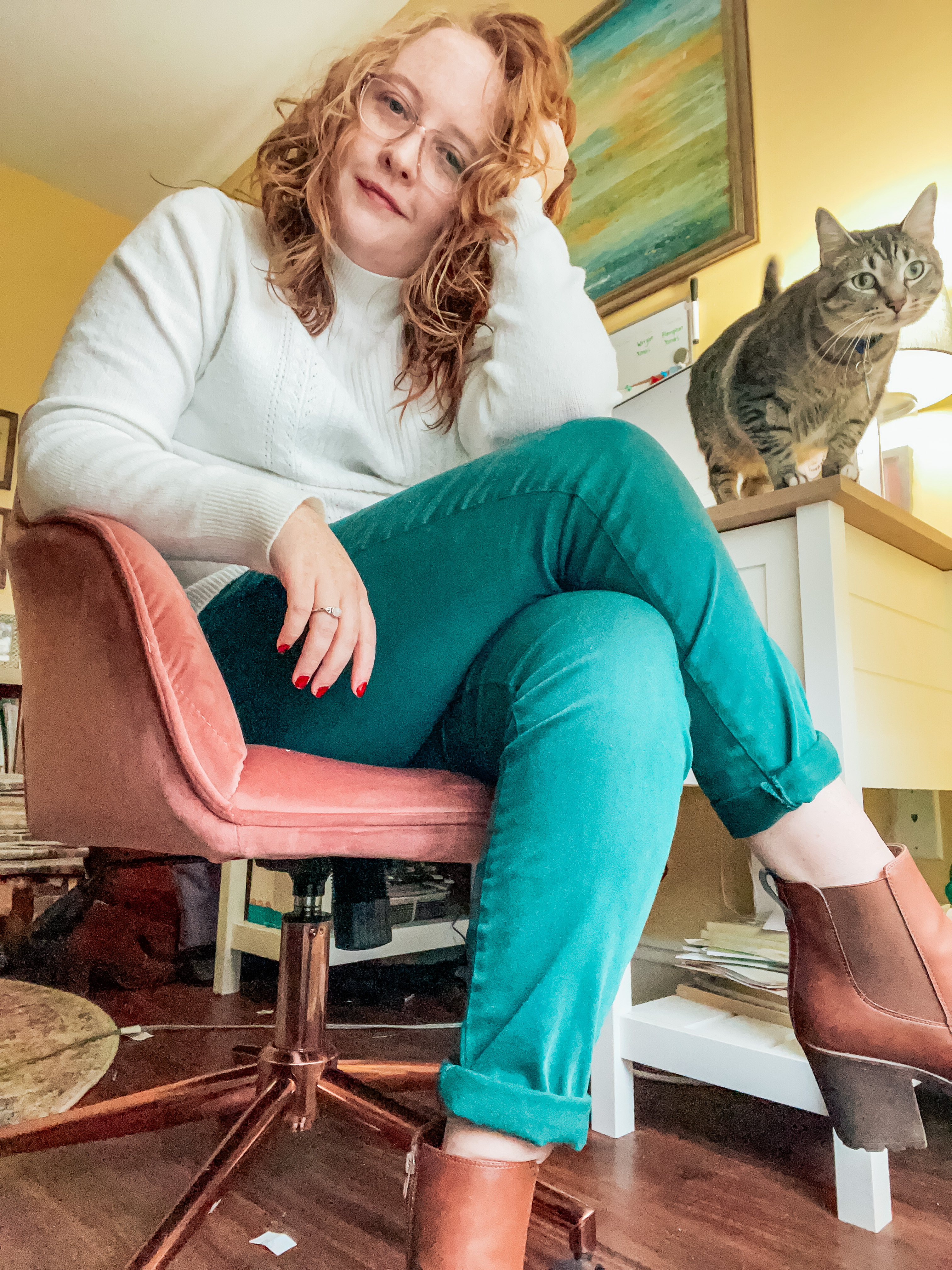 white-sweater-green-pants-chelsea-boots