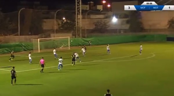 El Atlético Malagueño impone su racha ante un difícil Motril (3-2)