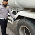 Kakak Beradik Berboncengan Kendarai Motor Tabrak Truk, Adik Berusia 12 Tahun Tewas di Lokasi