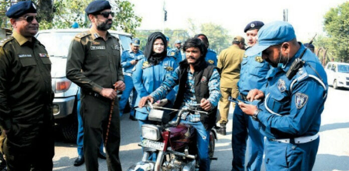 There will be a challan of 2 thousand rupees for driving a motorcycle without a helmet