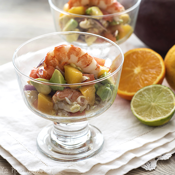 Cebiche de langostinos con aguacate y mango