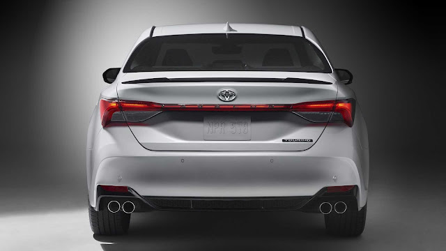 2022 Toyota Avalon Nightshade Edition Debuts