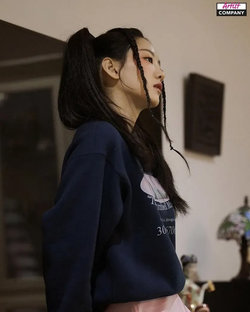 CHOYIHYUN X W KOREA Behind cut