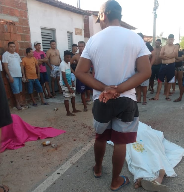 Duas pessoas são mortas a tiros enquanto bebiam na calçada de uma residência no Oeste do RN