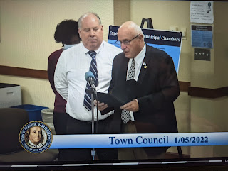 Town Council recognizes Library Assoc