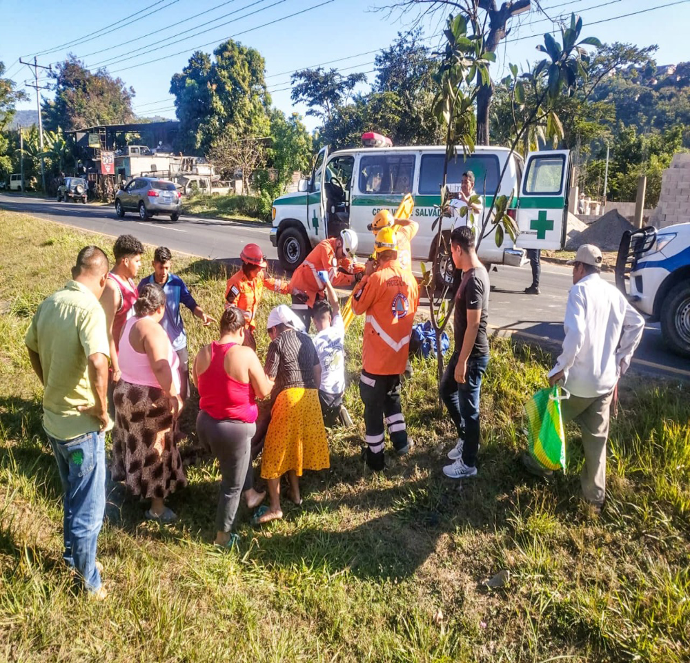 El Salvador: Accidente de tránsito deja cinco personas lesionadas en Ciudad Arce, La Libertad