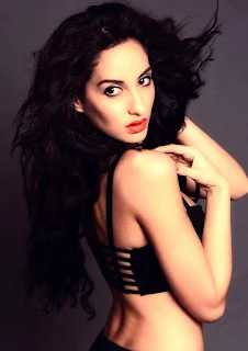 super sexy hindi film actress nora in black wear, turning back with kaamuk andaaz
