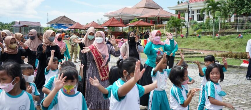 Kunjungi Kebun Edukasi Lamsel, PAUD Tunas Ceria dan PAUD Ananda Senam Bersama Dengan Bunda Winarni