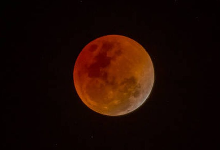 Fenomena Worm Moon dan Gerhana Bulan Total di Maret 2025
